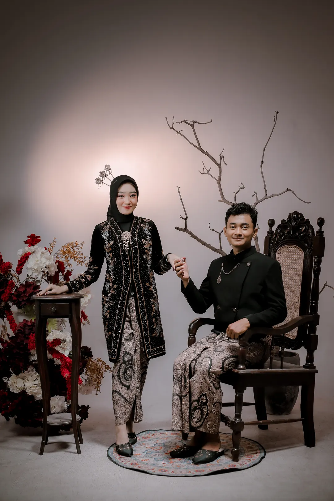 Adit dan Nadea berdiri berdampingan
